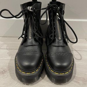 Brand NEW Dr. Martens Sinclair Black Leather Size 6 Chunky Platform